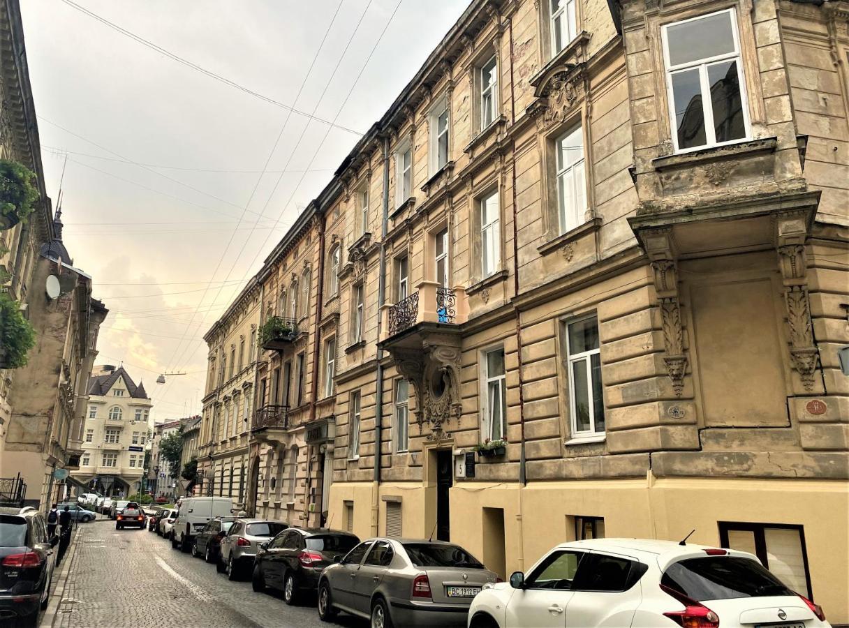 Iris Apartment On Popovich Lviv Exterior foto