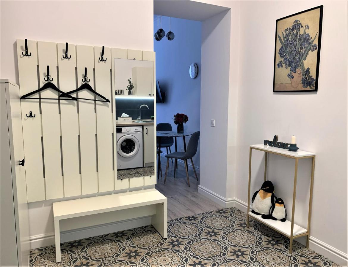 Iris Apartment On Popovich Lviv Exterior foto