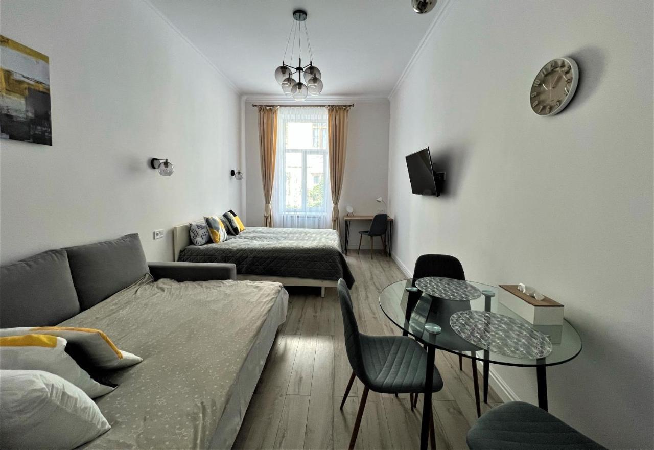Iris Apartment On Popovich Lviv Exterior foto